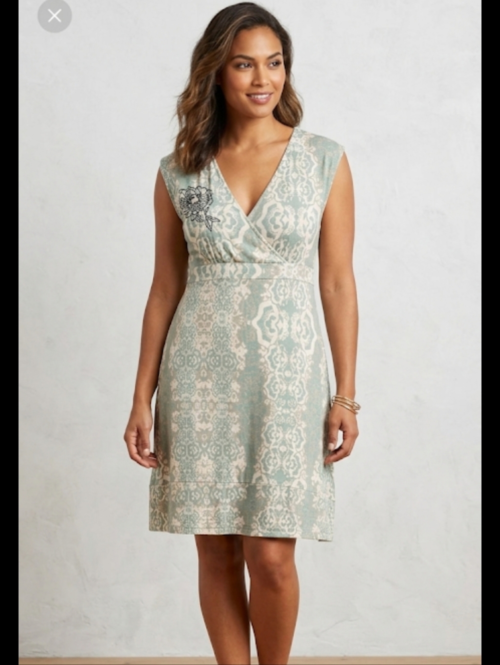 VALYA  DRESS M SIDE ZIP CROSS FRONT GREEN RAYON V NECK